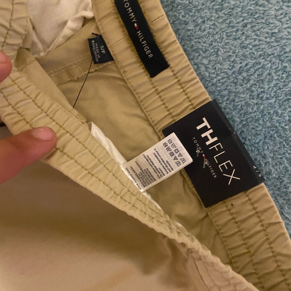 Men’s Tommy Hilfiger khaki dress pants size small